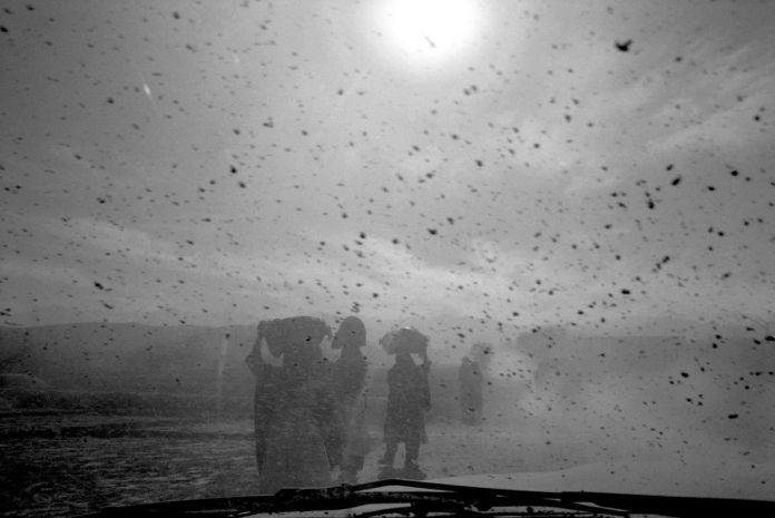 AFGHANISTAN. . Southeast region. On the road to Tora Bora refugees escaping from the conflict areas. 2001.